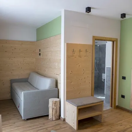 Agritur Piccolo Fiore Farm stay Taio
